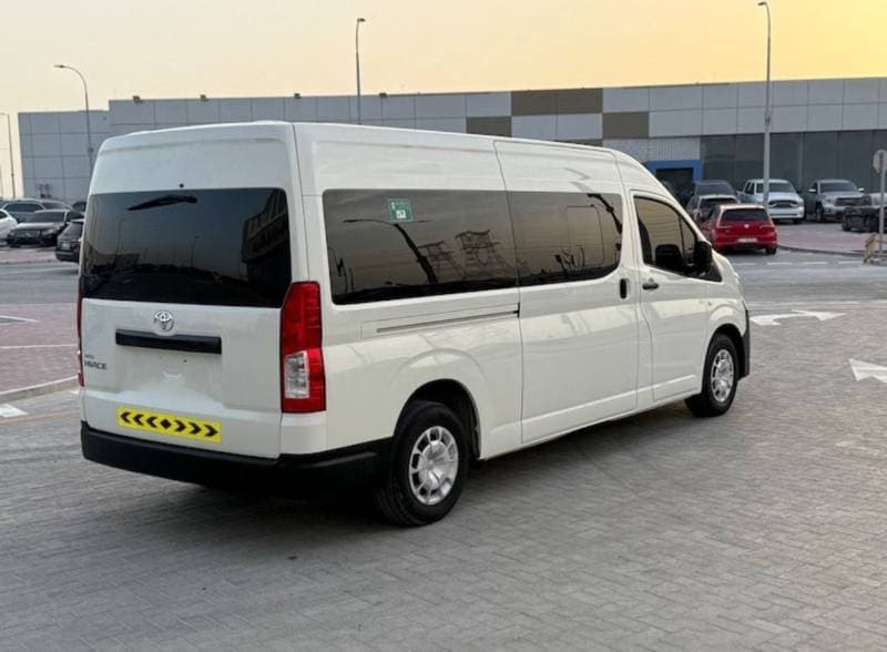 2022 Toyota Hiace GL thumbnail 7