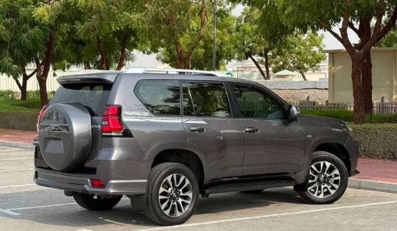 2022 Toyota Prado ADVENTURE thumbnail 3