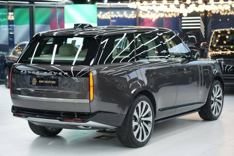 2026 Land Rover Range Rover AUTOBIOGRAPHY P530 thumbnail 4