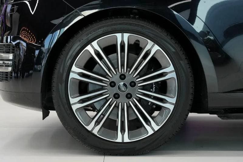 2023 Land Rover Range Rover AUTOBIOGRAPHY P530 thumbnail 6