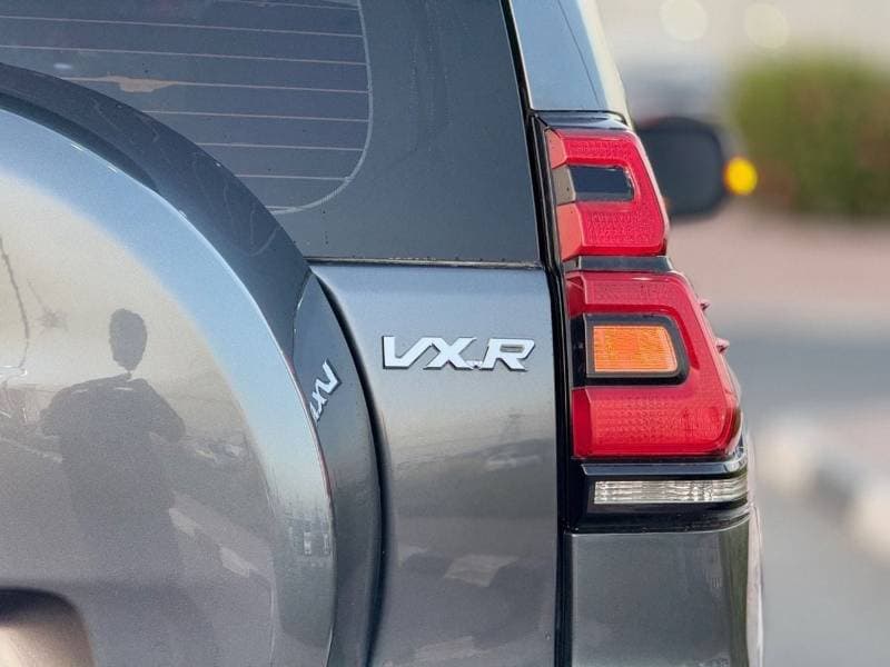 2019 Toyota Prado VXR thumbnail 6