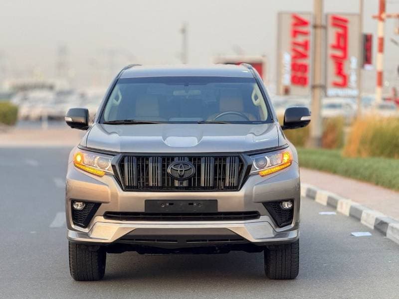2018 Toyota Prado VXR thumbnail 3