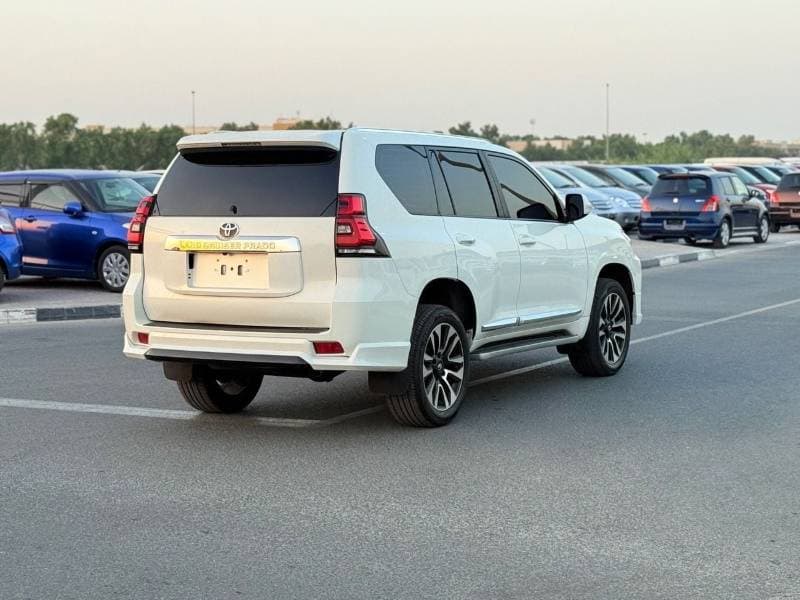 2019 Toyota Prado TXL1 thumbnail 8