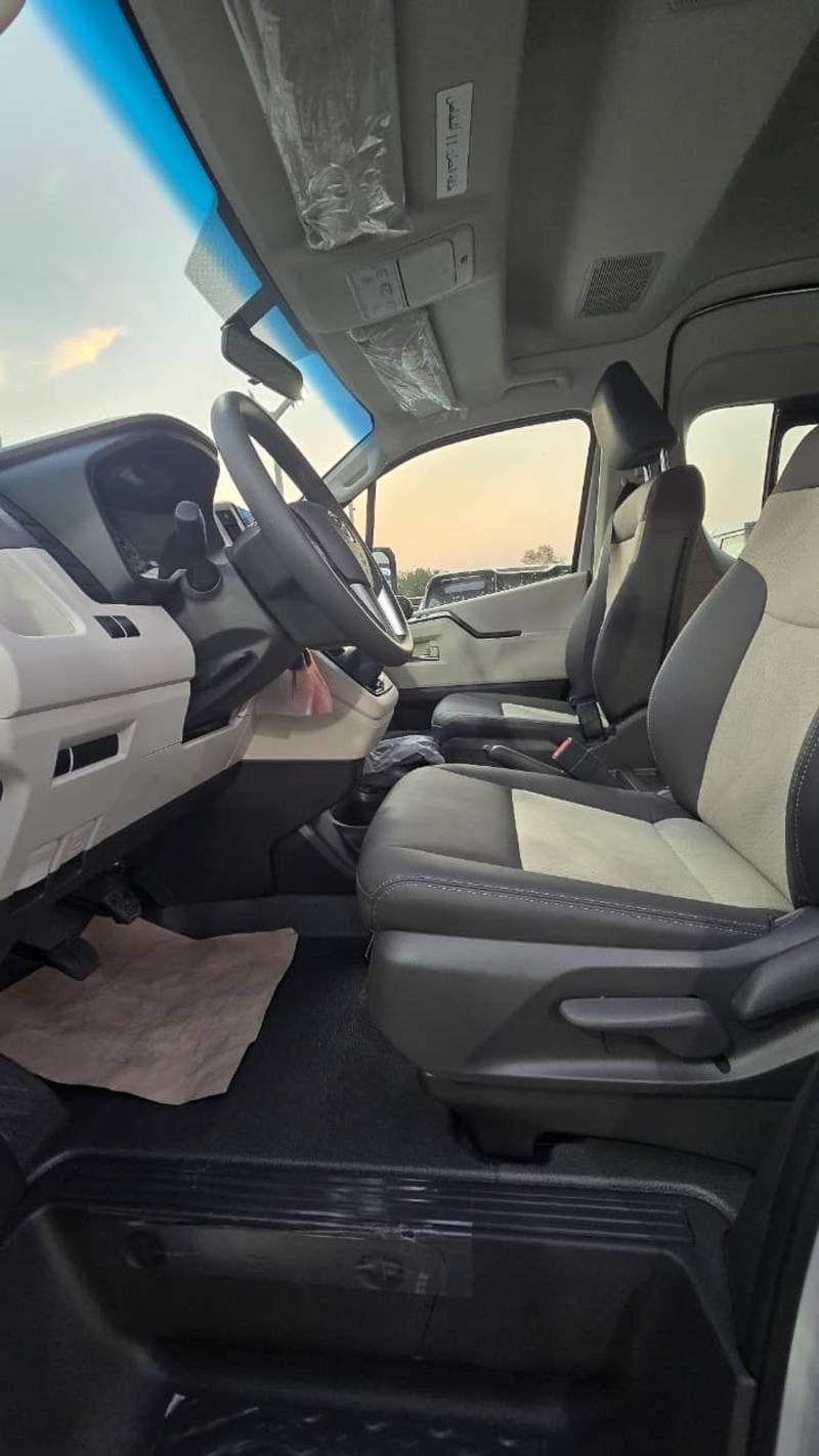 2026 Toyota Hiace GL thumbnail 6