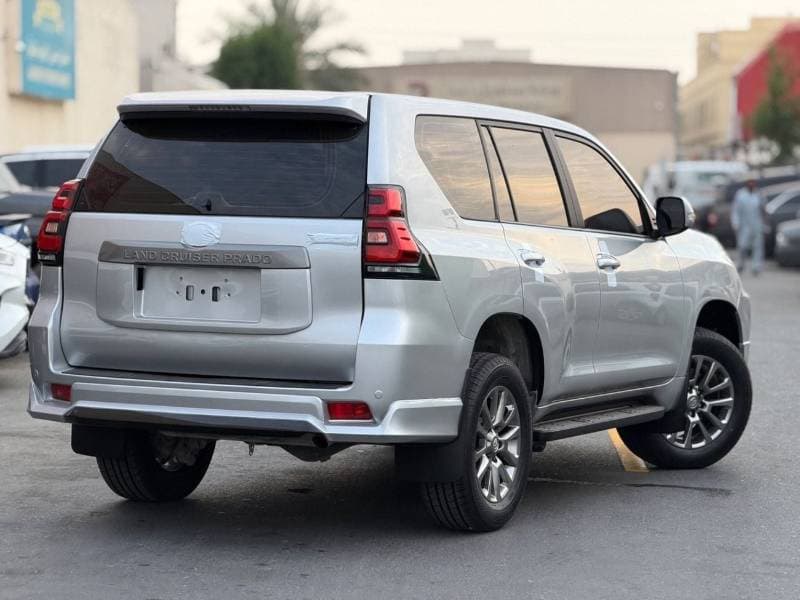 2019 Toyota Prado GXR thumbnail 6