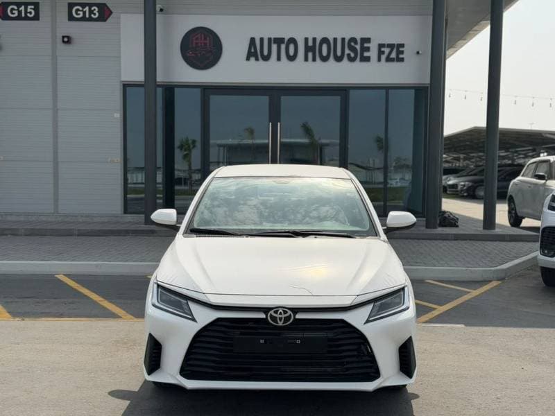 2026 Toyota Yaris E thumbnail 2