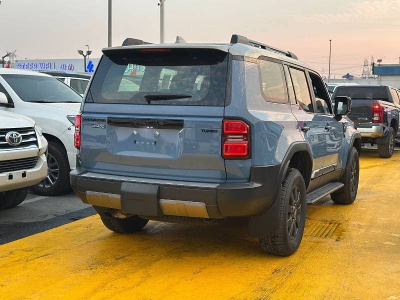 2026 Toyota Prado VXR thumbnail 4