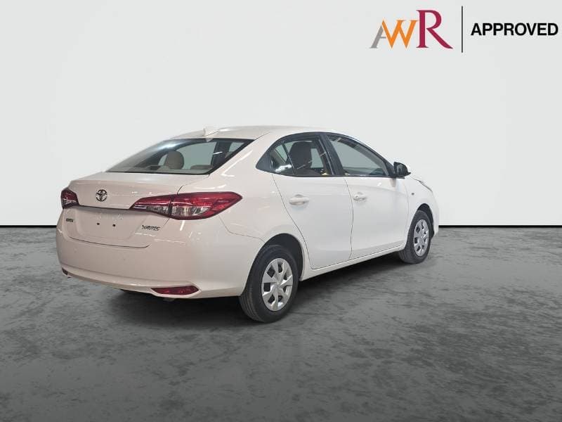 2022 Toyota Yaris E thumbnail 8