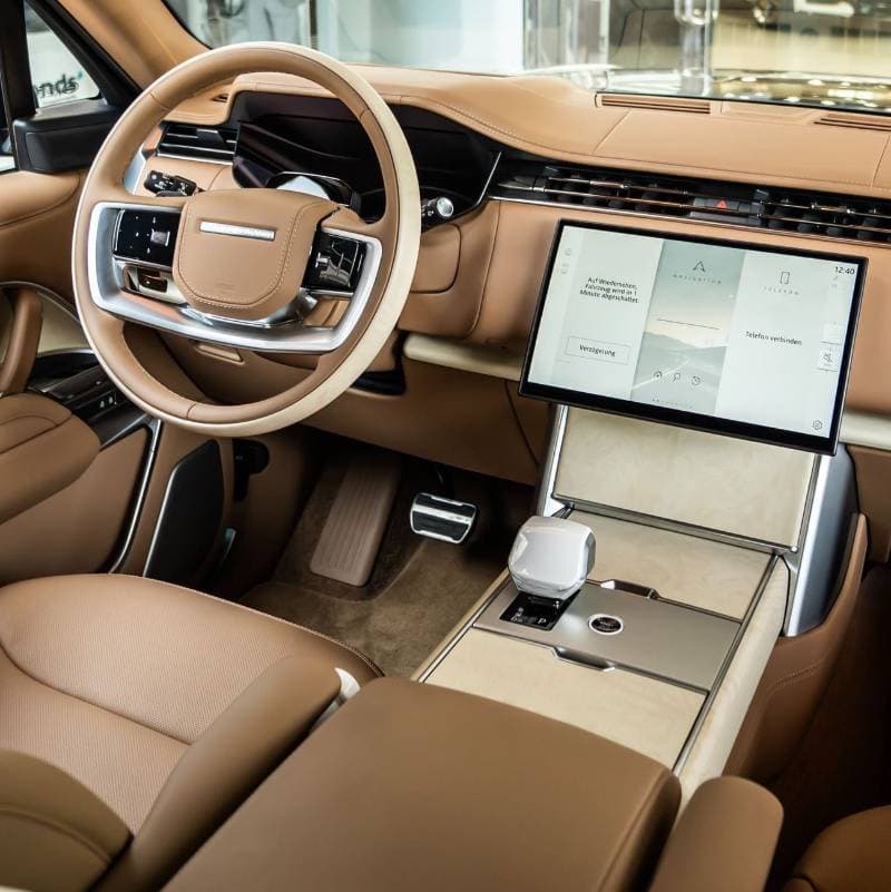 2026 Land Rover Range Rover SV LWB P615 thumbnail 6