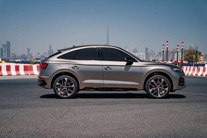 2025 Audi Q5 45 TFSI SPORTBACK S LINE thumbnail 3