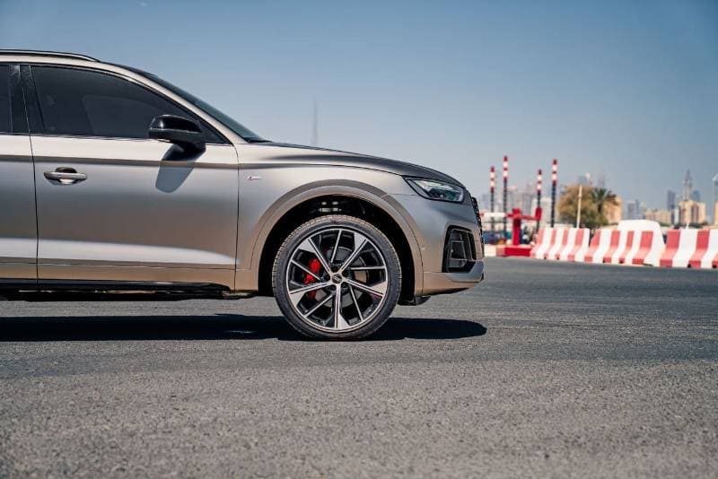 2025 Audi Q5 45 TFSI SPORTBACK S LINE thumbnail 4