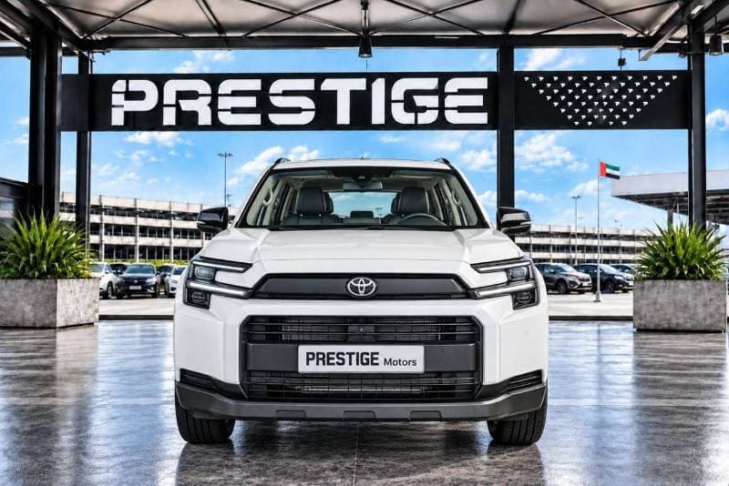 2026 Toyota RAV4 Luxury Edition thumbnail 2