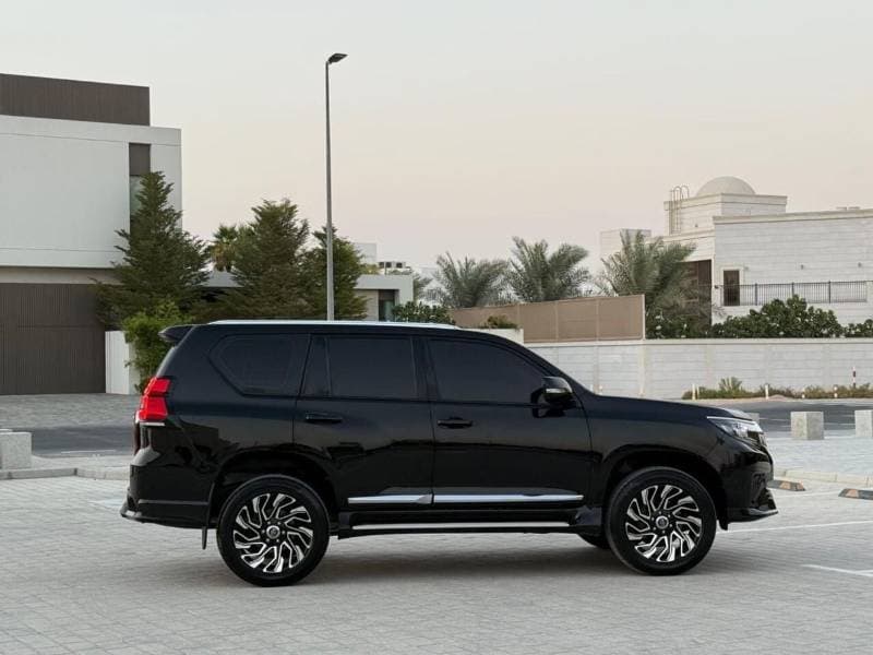 2020 Toyota Prado TX L thumbnail 4