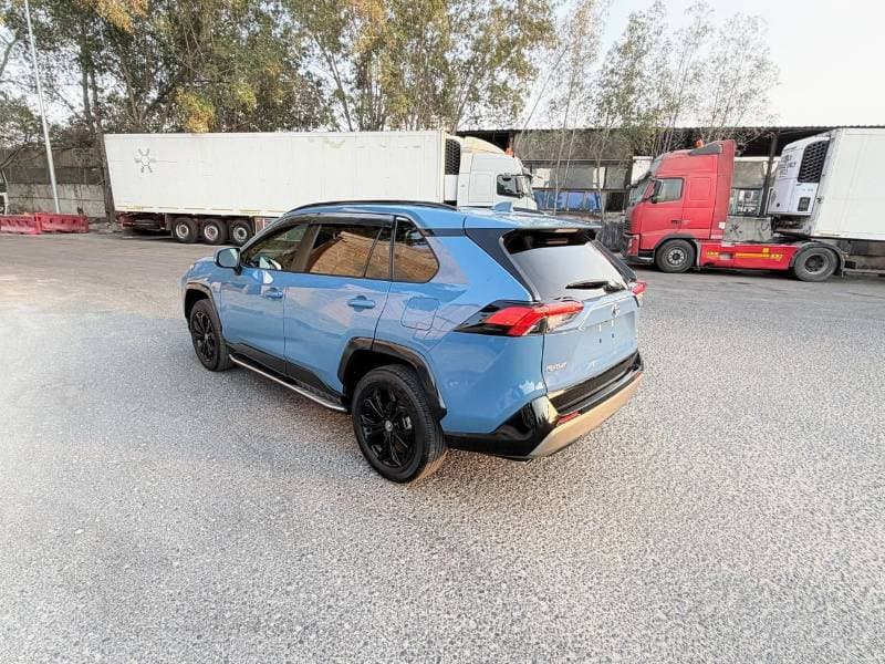2023 Toyota RAV4 thumbnail 7