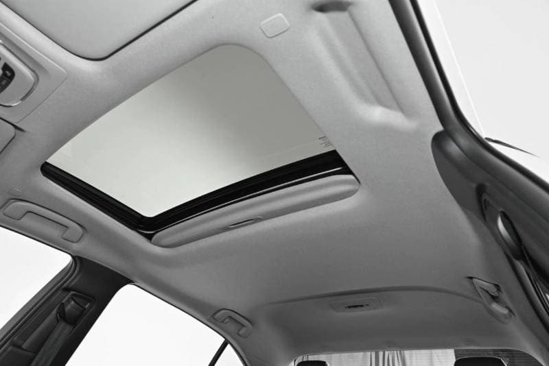 2026 Toyota Corolla XLI HEV thumbnail 7