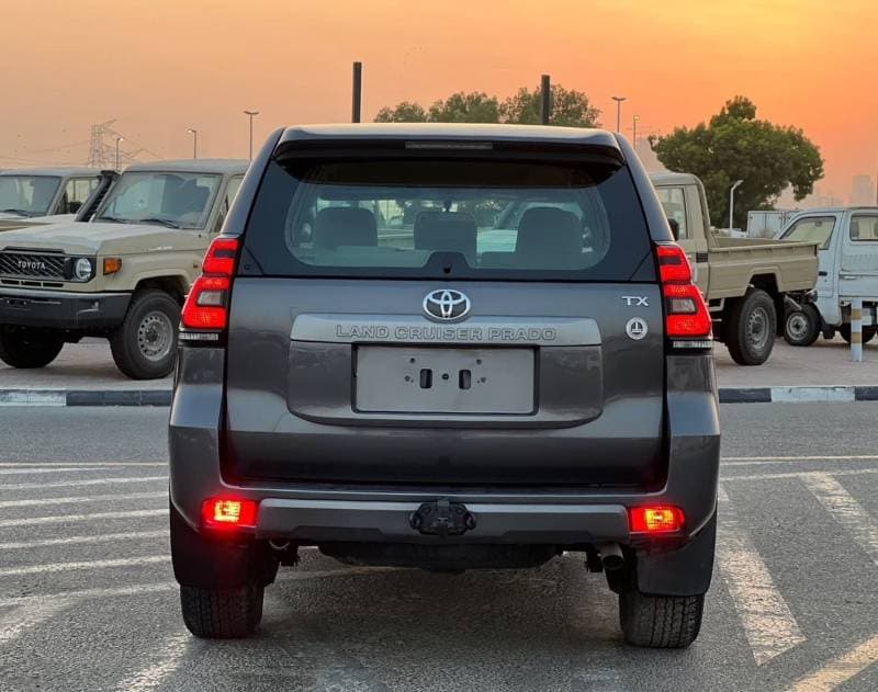 2022 Toyota Prado TX L thumbnail 6