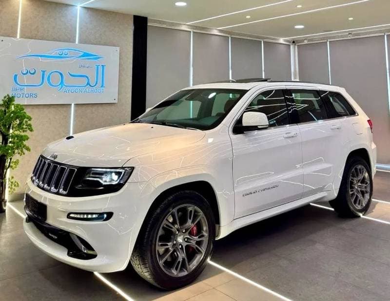 2016 Jeep Grand Cherokee SRT thumbnail 5