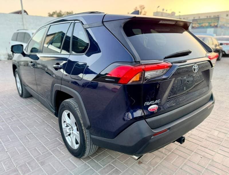 2021 Toyota RAV4 thumbnail 6