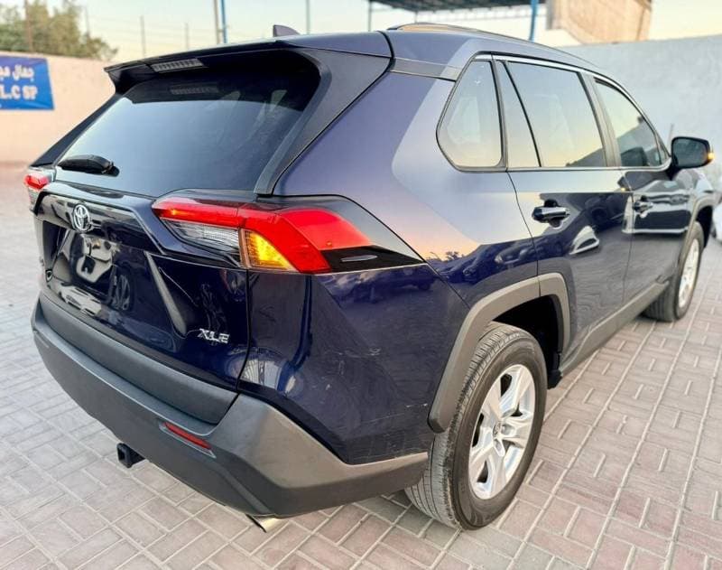 2021 Toyota RAV4 thumbnail 8