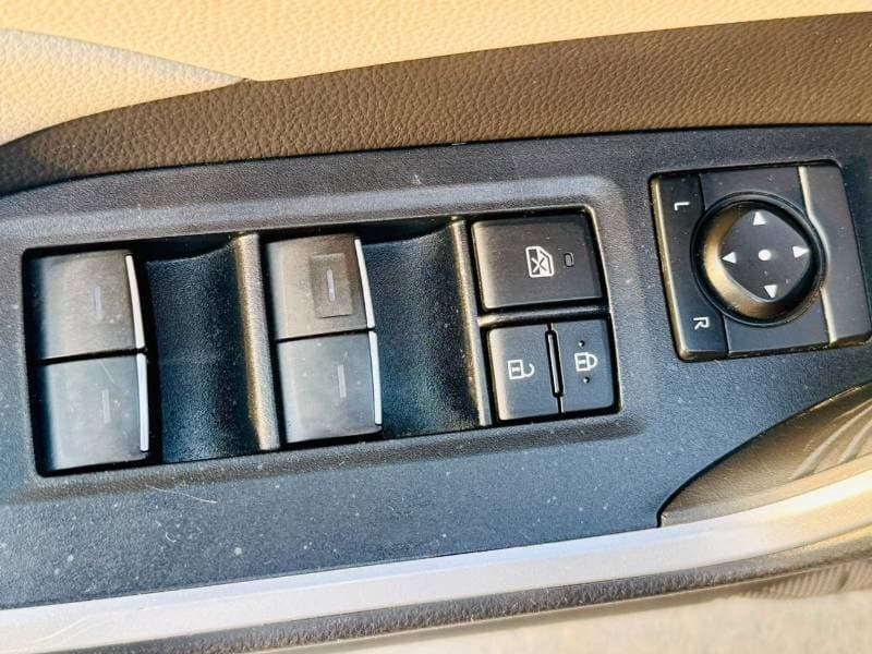 2022 Toyota RAV4 XLE thumbnail 7