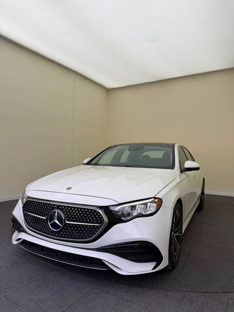 2025 Mercedes Benz E350 thumbnail 3
