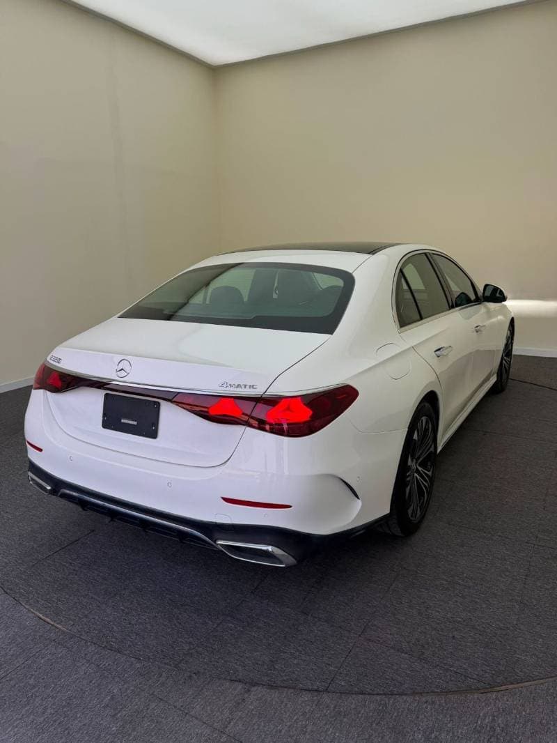 2025 Mercedes Benz E350 thumbnail 5
