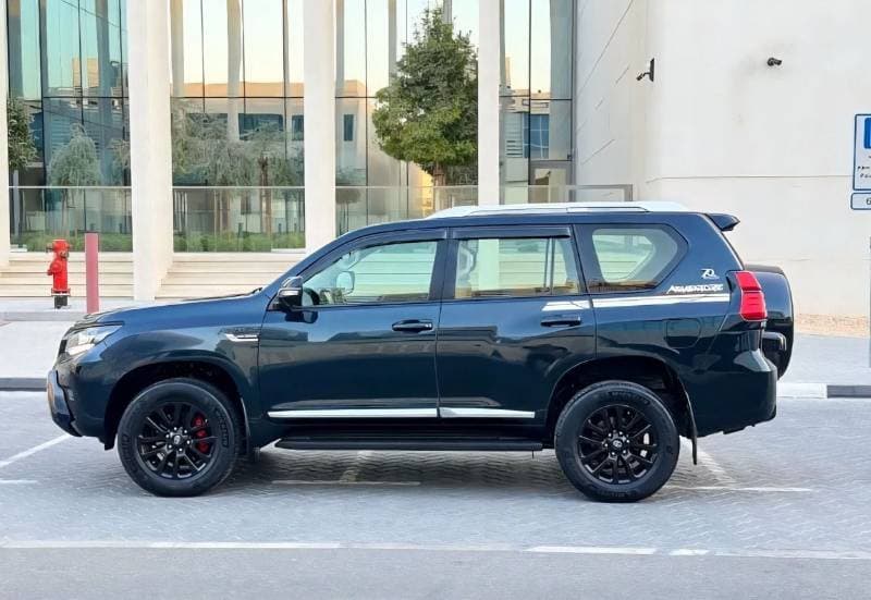 2018 Toyota Prado VXR thumbnail 4