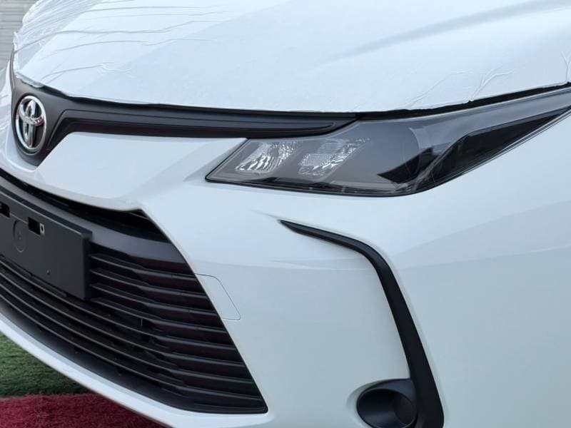 2026 Toyota Corolla XLI thumbnail 4