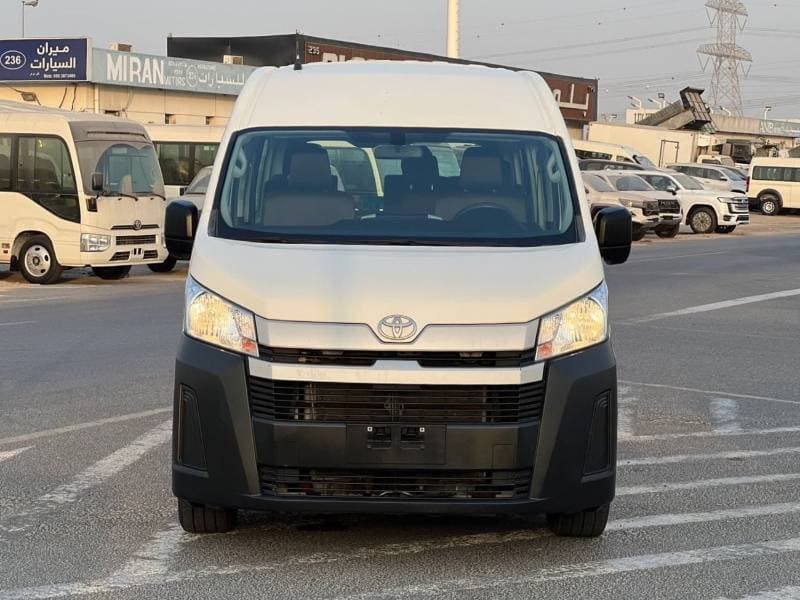 2021 Toyota Hiace thumbnail 2