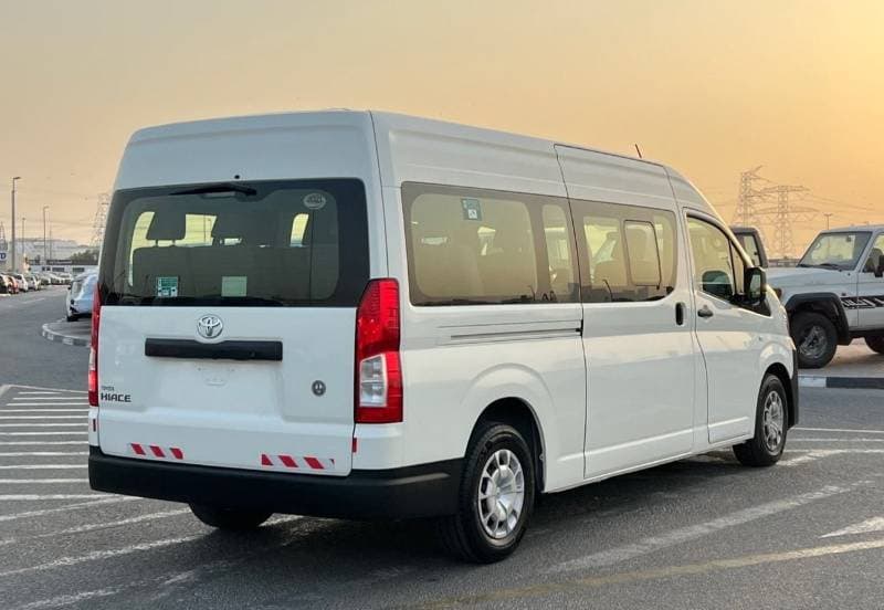 2021 Toyota Hiace thumbnail 5