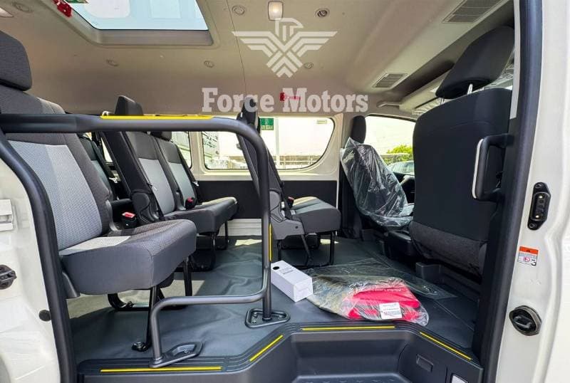 2026 Toyota Hiace DX thumbnail 8