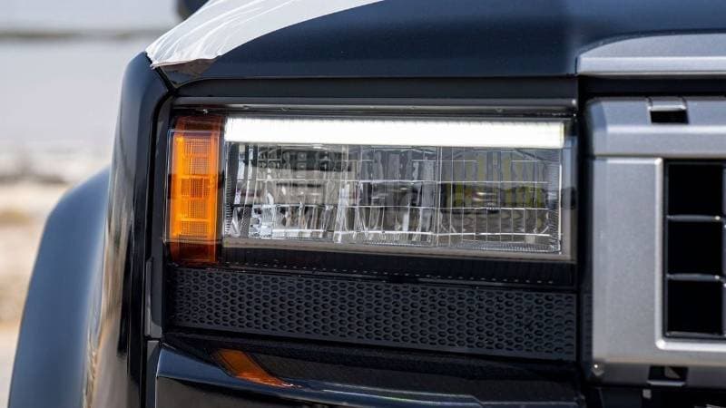 2025 Toyota Prado thumbnail 3
