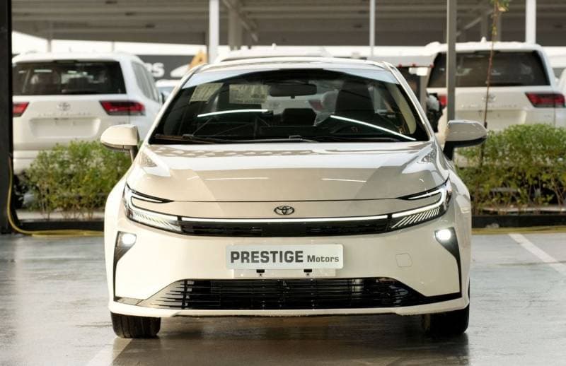 2026 Toyota Corolla XLI HEV thumbnail 3