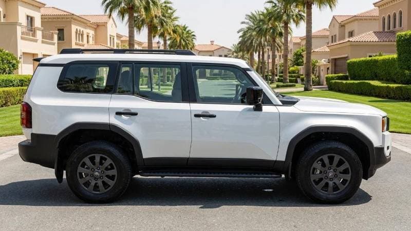 2024 Toyota Prado GXL thumbnail 3