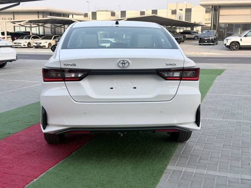 2026 Toyota Yaris E thumbnail 7