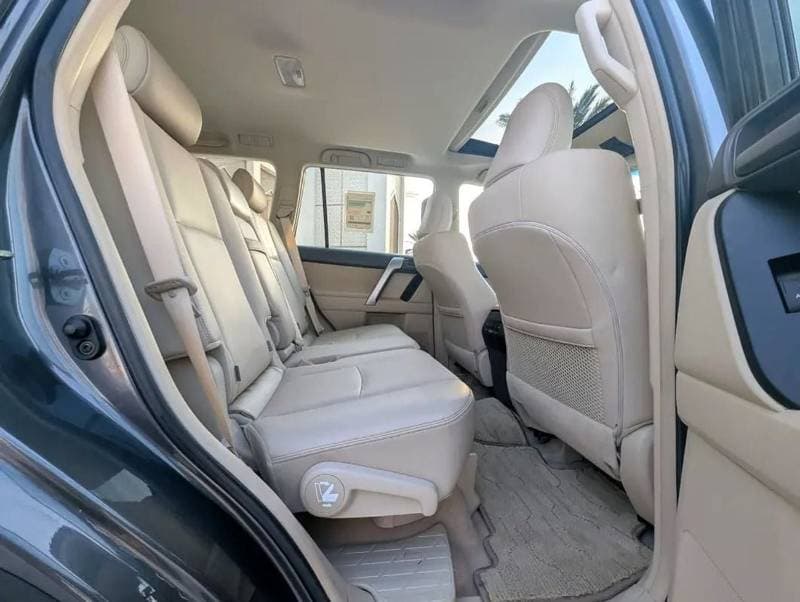 2022 Toyota Prado TX L thumbnail 8