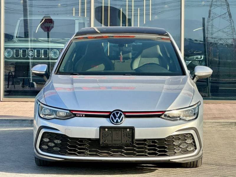 2024 Volkswagen Golf GTI thumbnail 3