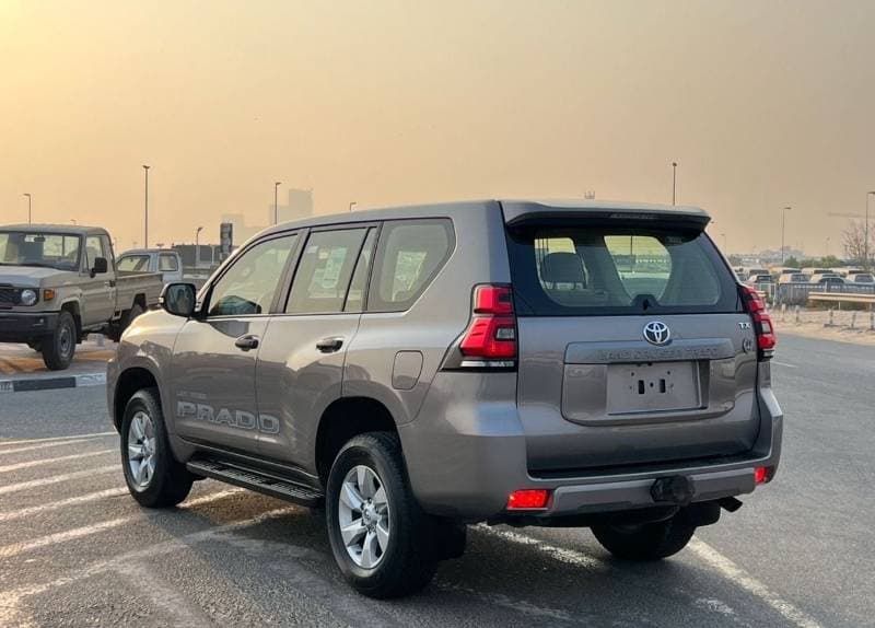 2022 Toyota Prado thumbnail 4