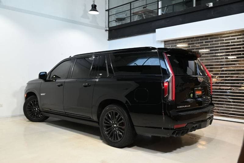 2023 Cadillac Escalade V SERIES thumbnail 6
