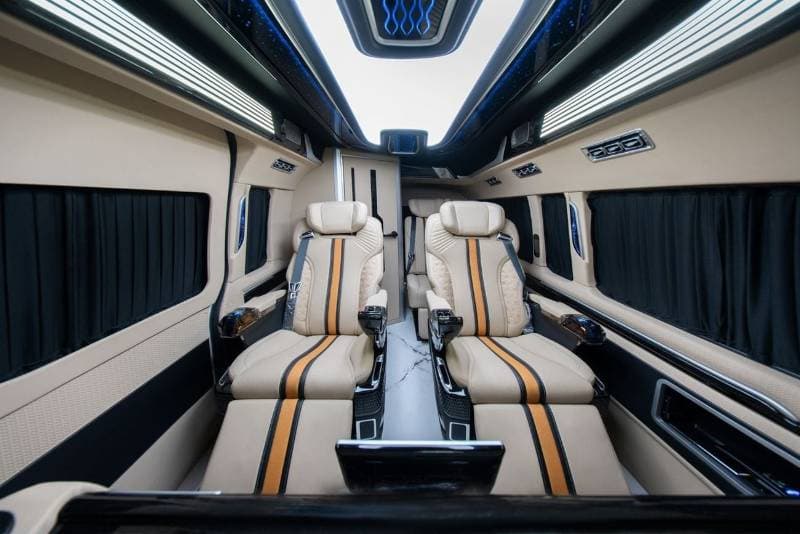 2025 Toyota Hiace GL thumbnail 2