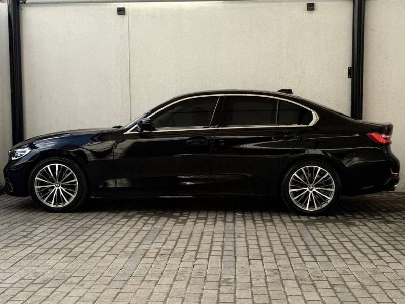 2020 BMW 320i M SPORT thumbnail 6