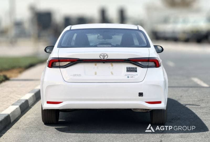 2026 Toyota Corolla XLI HEV thumbnail 5