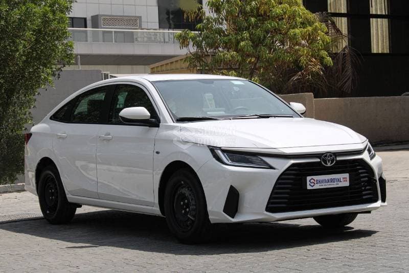 2026 Toyota Yaris E thumbnail 3