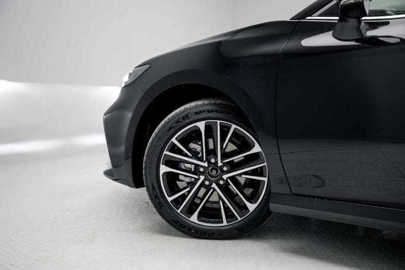 2026 Toyota Camry GLE thumbnail 8