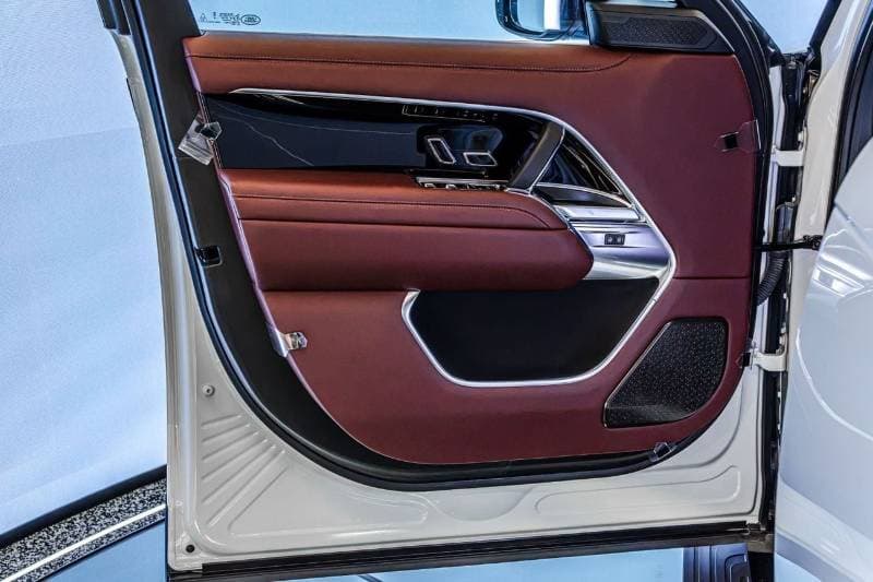 2026 Land Rover Range Rover AUTOBIOGRAPHY P530 thumbnail 8