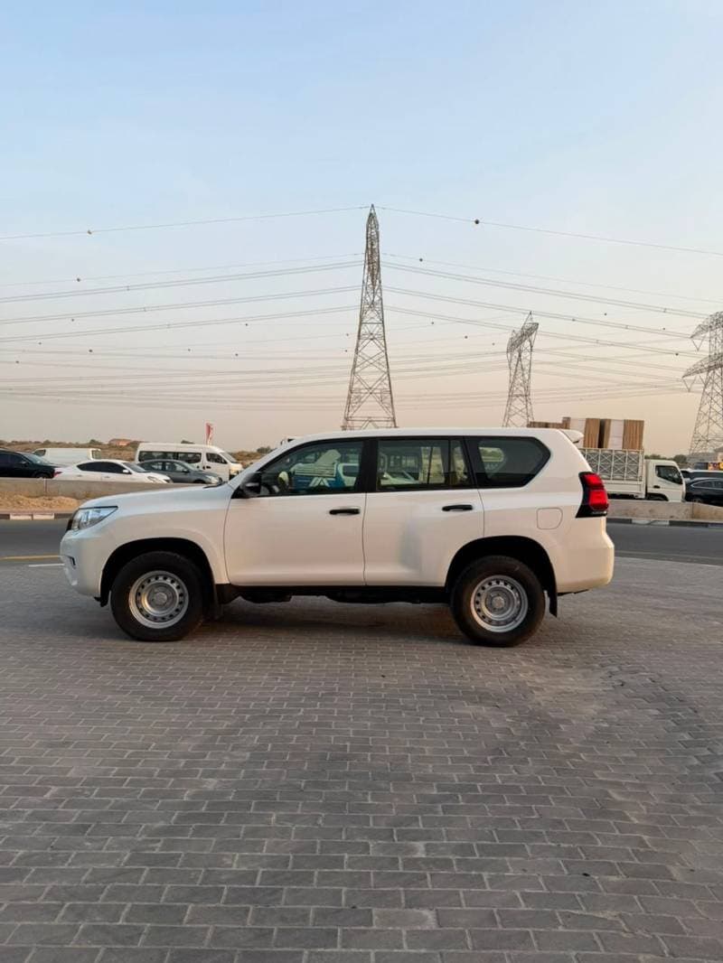 2023 Toyota Prado TX L thumbnail 3