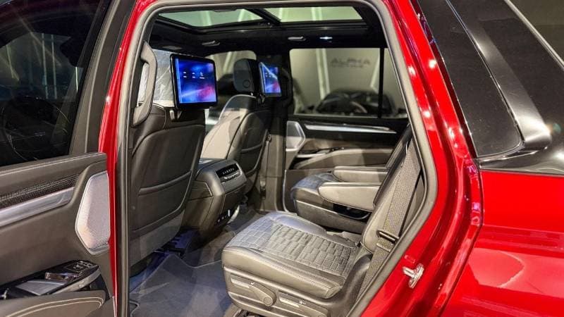 2025 Cadillac Escalade V SERIES thumbnail 8