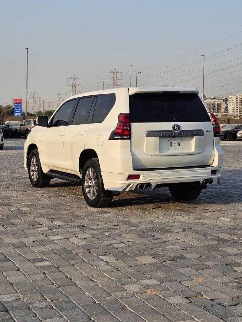 2019 Toyota Prado GXR thumbnail 8