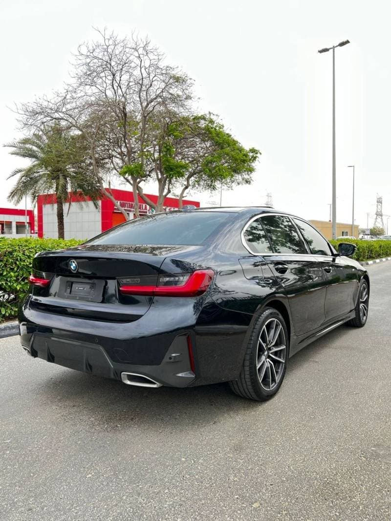 2024 BMW 325i thumbnail 5