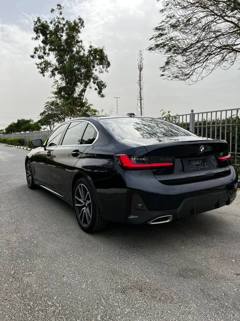 2024 BMW 325i thumbnail 4